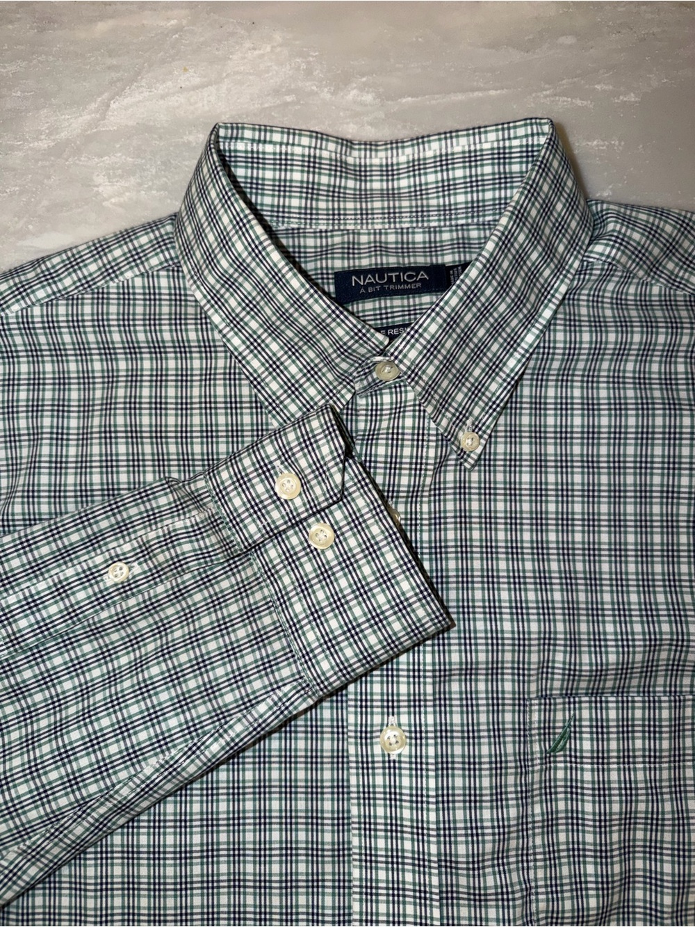 Nautica Menโs Large Green Plaid Wrinkle-Resistant Button-Down Shirt